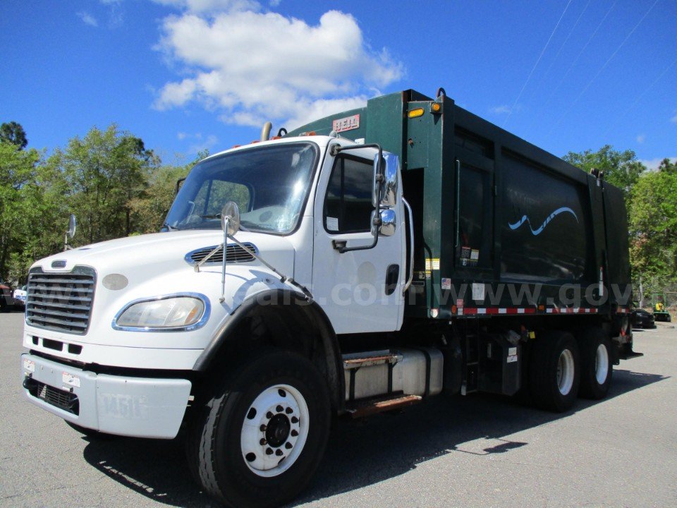 2014 &amp; 2015 Freightliner M2 106 Garbage Trucks