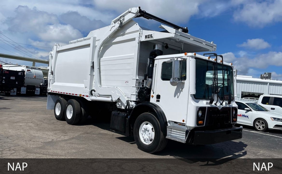 2017 Mack MRU613 - 40 yd Heil Front Loader Garbage Truck