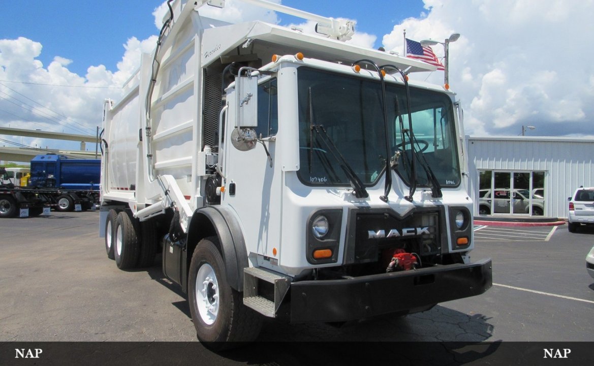 2015 Mack MRU613 - 40 yard EZ Pack Front Loader Garbage Truck
