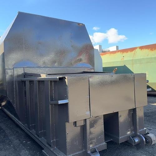 SP Industries 30yd Self-Contained Compactor