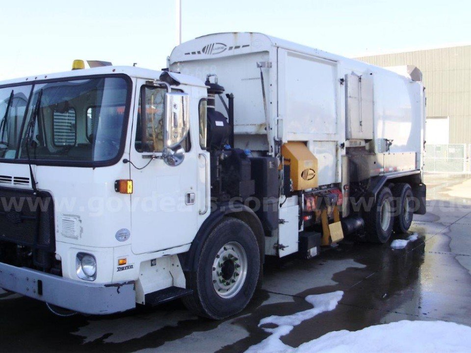 2015 Autocar ACX Xpeditor Refuse Truck