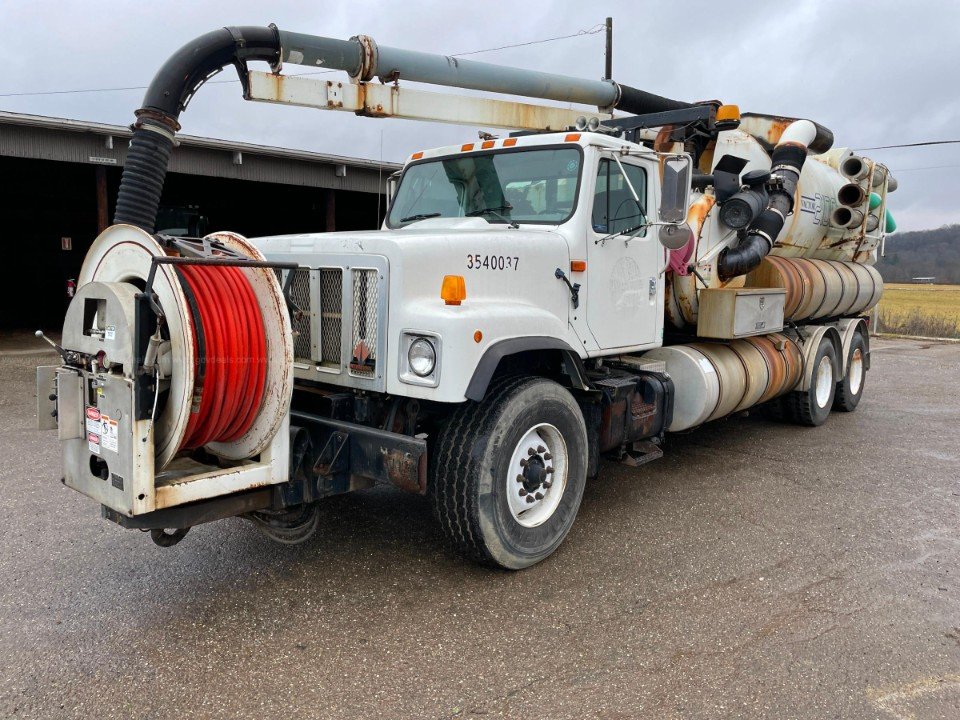 2002 International 2554 with Vactor Sewer Cleaner Body