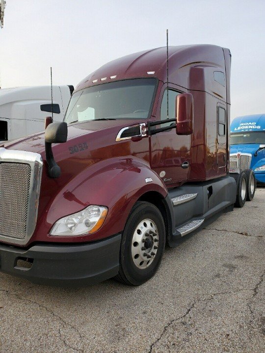 2020 Kenworth T680 Tractor with 76 in Raised Roof Sleeper 