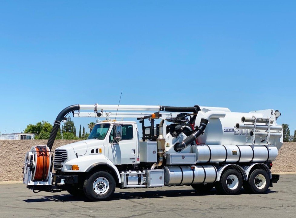 2007 Sterling L9500 Vactor 2100 10YD Hydro Excavation Combo Truck