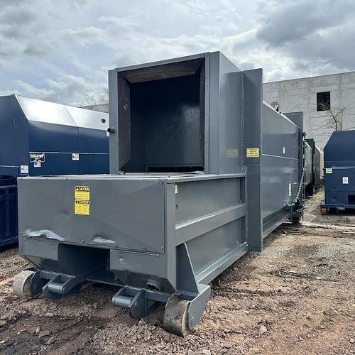 SC-24 2012 25yd Self-Contained Compactor