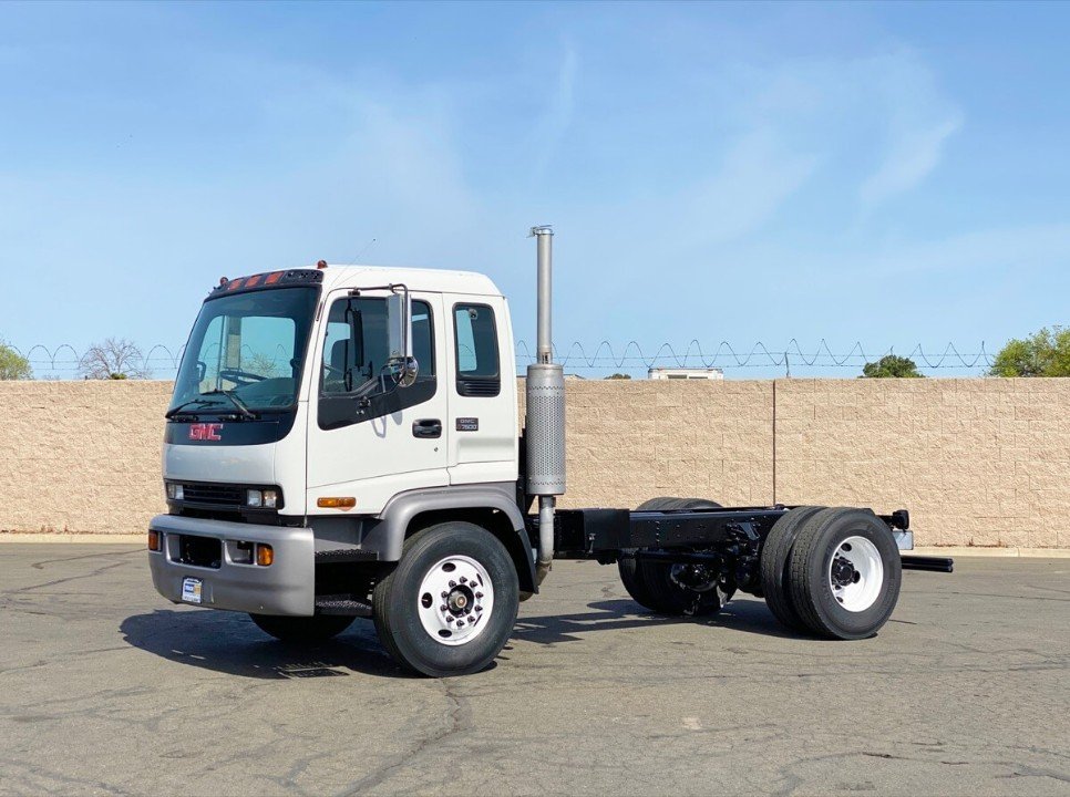 2002 GMC T7500 Dual Drive Cab & Chassis