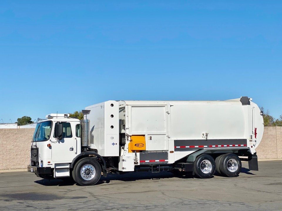 2014 Autocar CNG Labrie Expert 2000 31YD ASL Garbage Truck